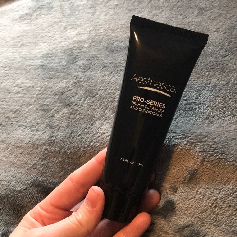 ❤️ Aesthetica Brush Cleaner